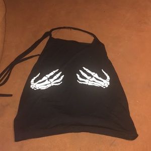 skull hand crop top